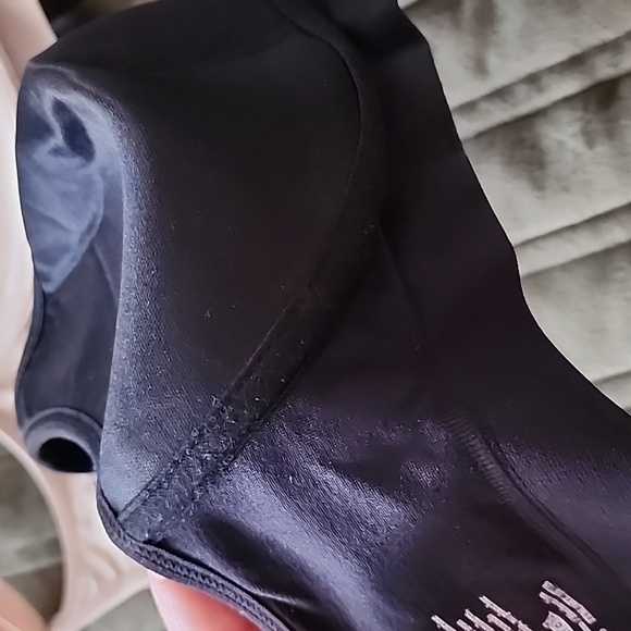 2 bras Carole Hochman - Picture 9 of 10